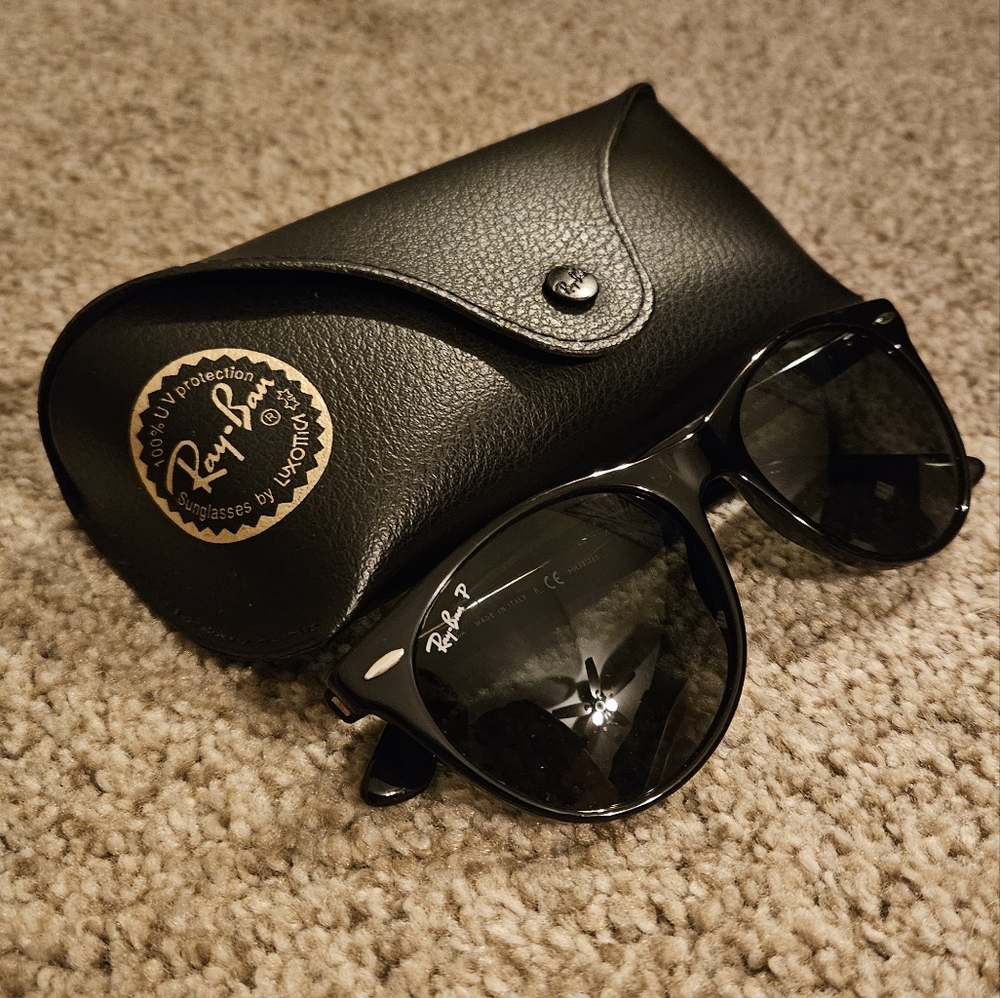 Ray-Ban Sunglasses Womens